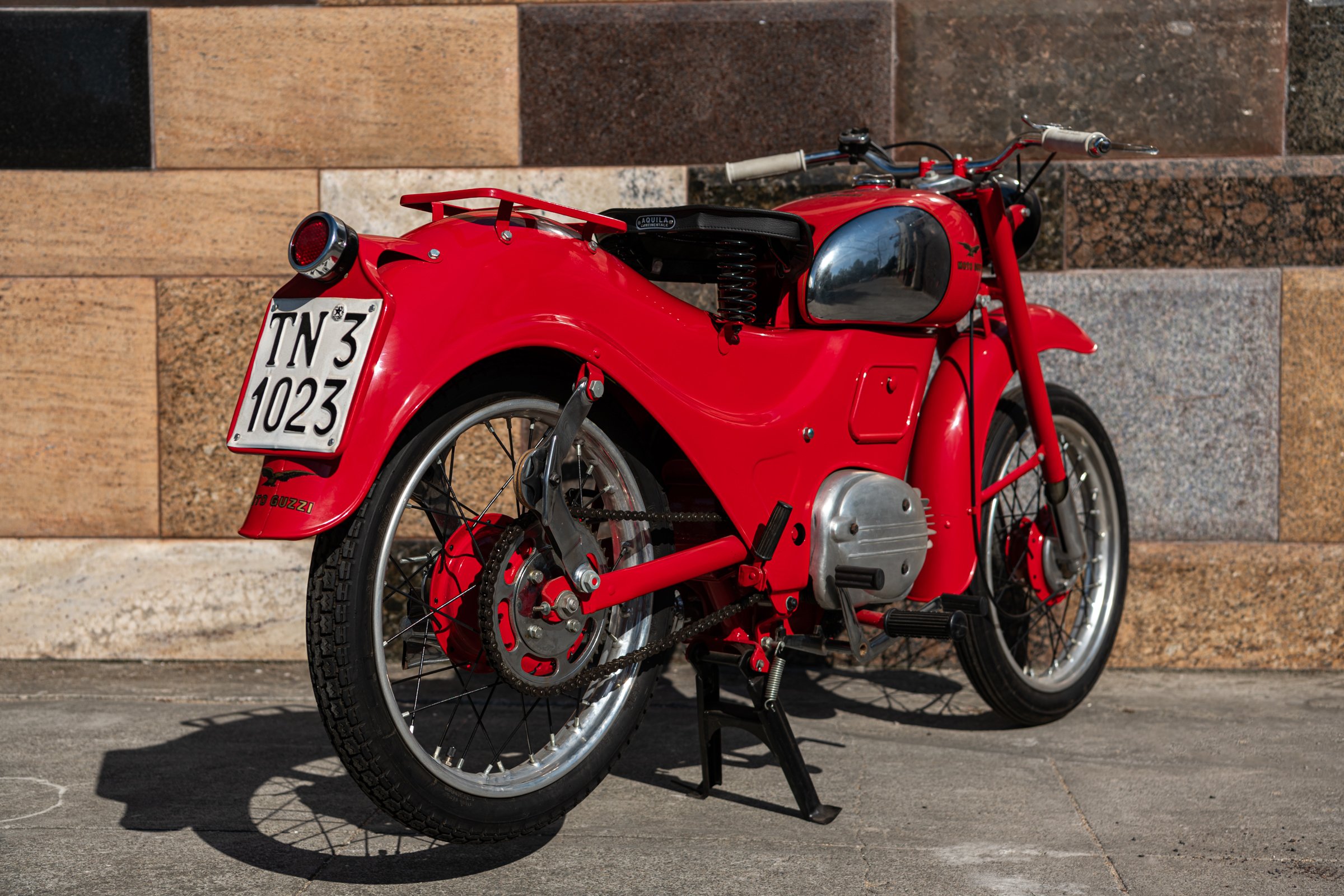 マルダさん 1957 Moto Guzzi Zigolo (D278) — Bello Moto SF